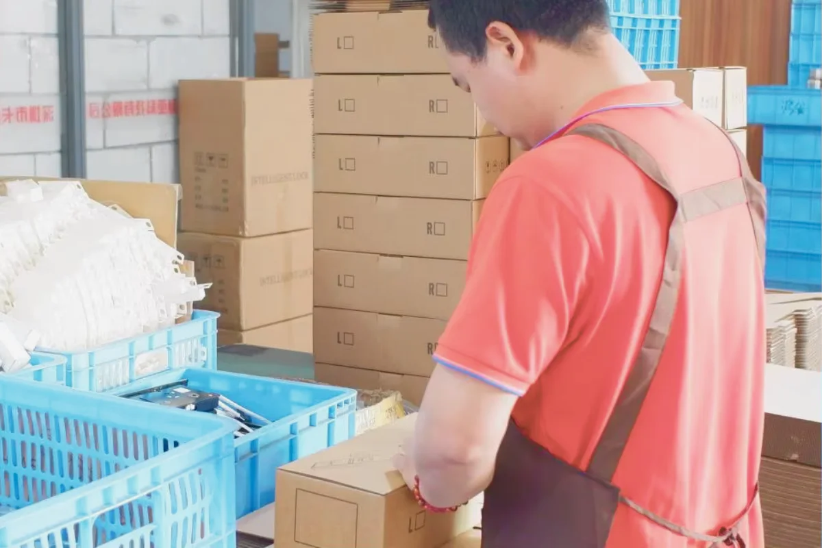 Packaging Process | LEROND Smart Door Lock Supplier